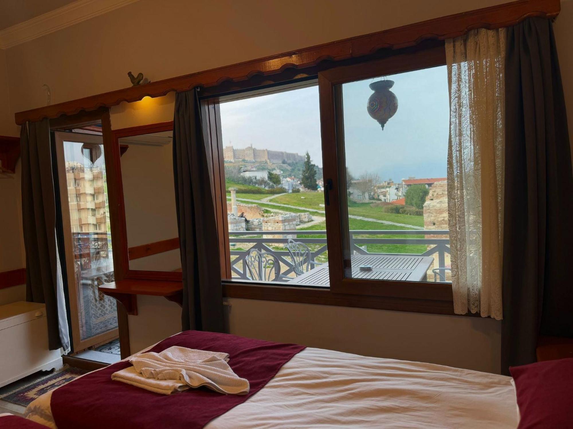 Ephesus Selcuk Castle View Suites Zewnętrze zdjęcie